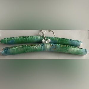 New Two Satin Hangers with Rose ~Hand Painted by Artist USA